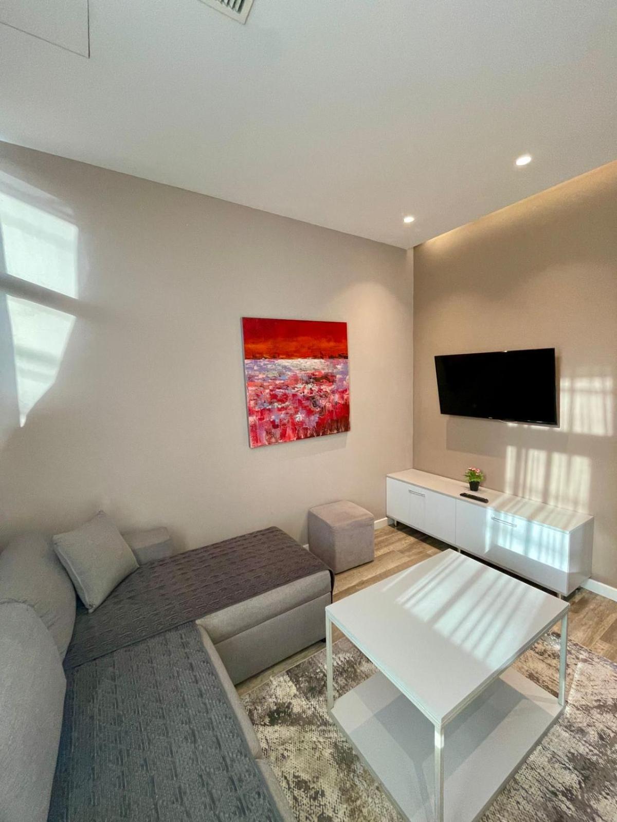 טיראנה Premium City Studio & Suite מראה חיצוני תמונה